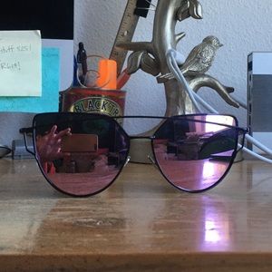 Purple mirror cat eye sunglasses